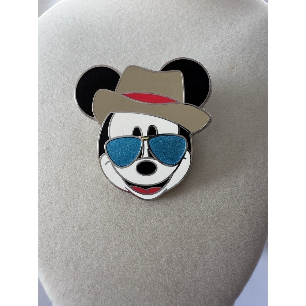 Mickey Mouse Wearing Sunglasses and Panama Hat Disney Pin 121318 - Picture 4 of 4